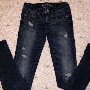 NWOT AMERICAN EAGLE SIZE 0 SKINNY JEANS